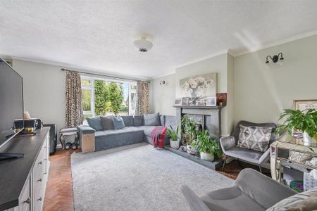 2 bedroom maisonette to rent - Photo 5