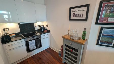 2 bedroom apartment to rent - Photo 5