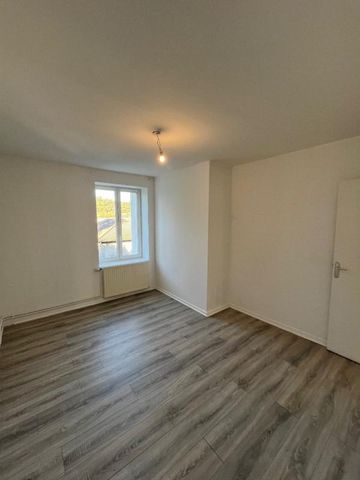 Appartement Le Chambon-Feugerolles - Photo 2