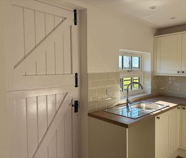 Spacious 2-bedroom maisonette in unique rural setting. - Photo 5