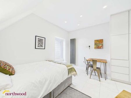 Horse Fair, Banbury, OX16 - Photo 5