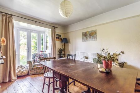 4 bedroom semi-detached house to rent - Photo 3