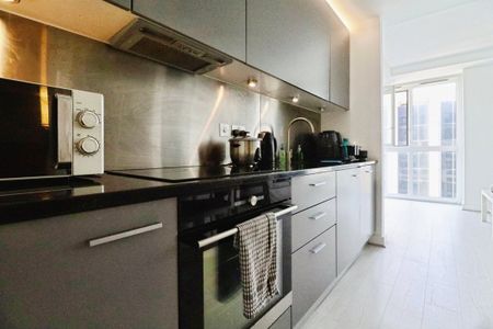 Admiral House - Photo 5