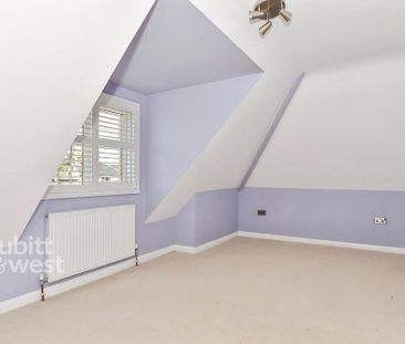 4 bedroom detached house to rent - Photo 3