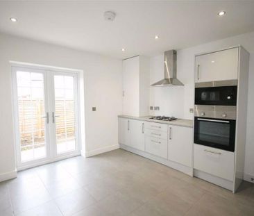 3 bedroom semi-detached house to rent - Photo 4