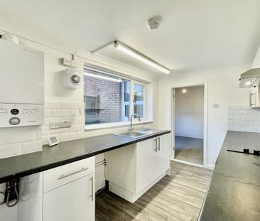 2 bed House Bourne Road, CO2 - Photo 6