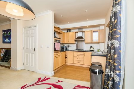 3 bedroom house to rent Crystal Close, Mickleover, Derby, DE3 - Photo 5