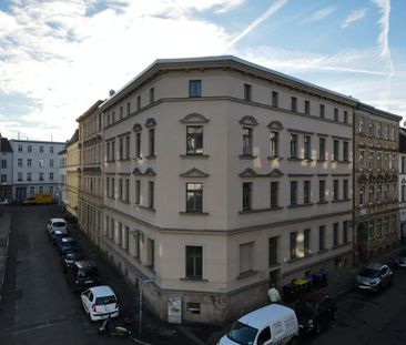 Attraktive Dachgeschosswohnung mit Einbauküche in der nördlichen In... - Photo 1