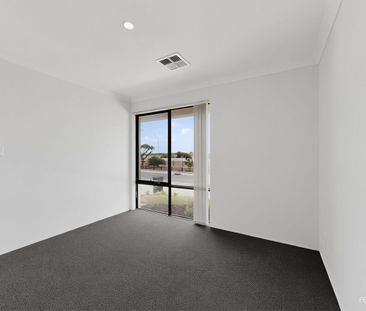 BRAND NEW HOME, STUNNING LOCATION - Photo 4