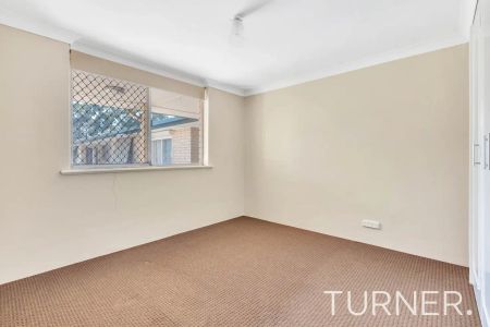 “Stylishly Renovated, Fantastic Convenient Location, Private Yard, dishwasher and more..” - Photo 5