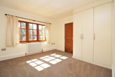 4 bedroom detached house to rent - Photo 5