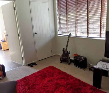 Walking distance to school - Photo 5