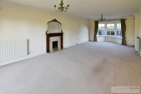 4 bedroom detached house to rent - Photo 3