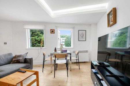 2 bedroom flat to rent - Photo 3