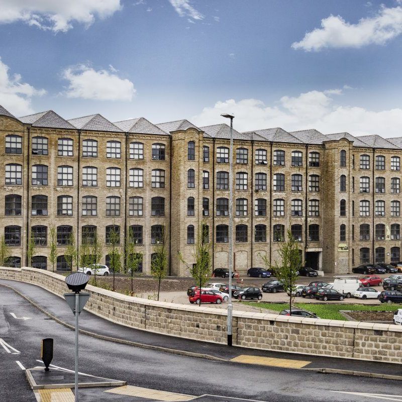 AVAILABLE TO RENT IS THIS MODERN ONE BEDROOM APARTMENT LOCATED AT BLAKERIDGE MILL IN BATLEY. OPEN PLAN LIVING AREA. CLOSE TO AMENITIES. GYM AND POOL ON SITE. ALLOCATED PARKING FOR ONE CAR. CALL TUDOR TODAY FOR MORE INFORMATION OR TO ARRANGE A VIEWING - Photo 1