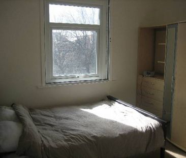 Student House 3 Bed available 2020 - Photo 3