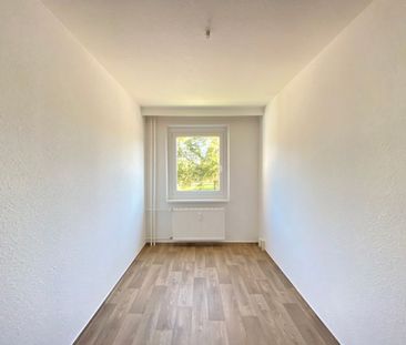 Einzug ab sofort möglich - 3-Raumwohnung mit Balkon und Aufzug - Foto 1