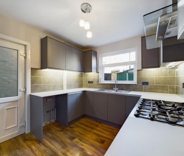 4 bedroom terraced house to rent - Photo 5