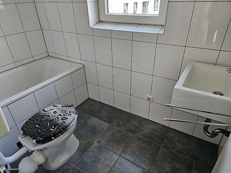 Bezugsfreies Appartement mit ca. 37 m² Wohnfläche; kleiner Küche und Balkon - Photo 5