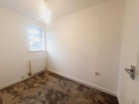 2 bedroom end of terrace house to rent - Photo 2