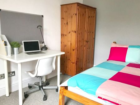 4 Bed Terraced House, Hearsall Lane, CV5 - Photo 3