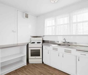 12 Hendon Road - Photo 3