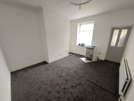 4 bedroom terraced house to rent - Photo 2