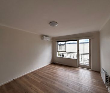 5 / 9 Rosstown Road, CARNEGIE - Photo 4
