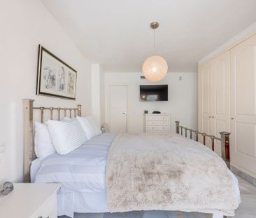 Casa adosada de alquiler en Urbanización Los Naranjos de Marbella, ... - Photo 4