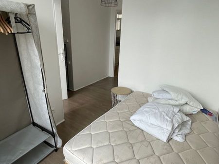 TYPE 2MEUBLE EN CENTRE VILLE - Photo 5