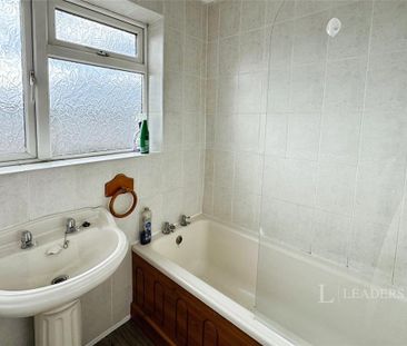 3 bedroom flat to rent - Photo 1