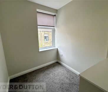 2 bedroom end of terrace house to rent - Photo 4