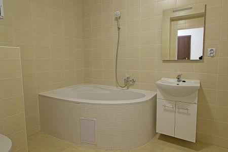 pronájem bytu 2+1, Libice nad Cidlinou, 108m2, nezařízený - Photo 4
