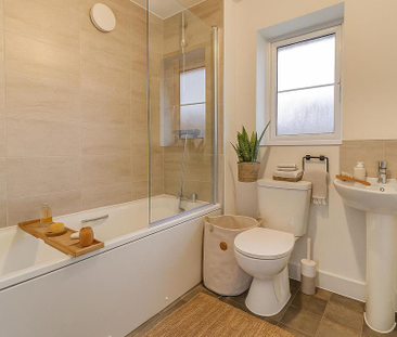 3 bedroom semi-detached house to rent - Photo 2