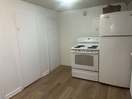 For Lease - 70 Bunnell Crescent, Toronto, Ontario - Photo 2