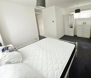 1 bedroom in a house share to rent - Photo 4