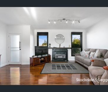 House with a View - Photo 6