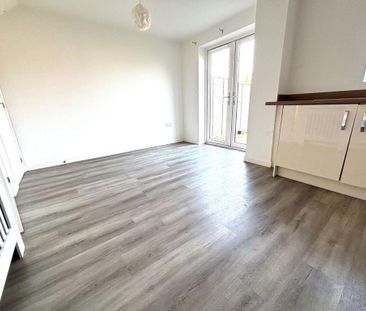 3 bedroom semi-detached house to rent - Photo 6