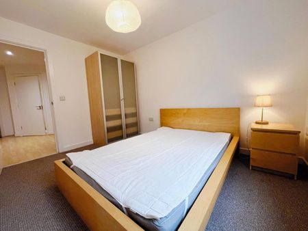 2 bedroom Flat To Let - Photo 4