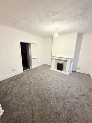 3 bedroom end of terrace house to rent - Photo 1