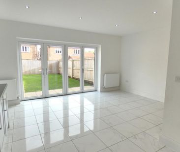 3 bedroom semi-detached house to rent - Photo 1