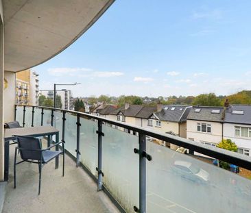 Well maintained one bedroom apartment with a large balcony - Photo 3