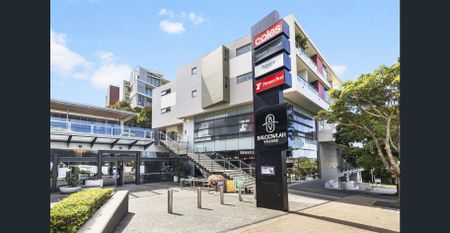 Classic Coastal Family Haven in Blue Chip Suburb - Photo 2