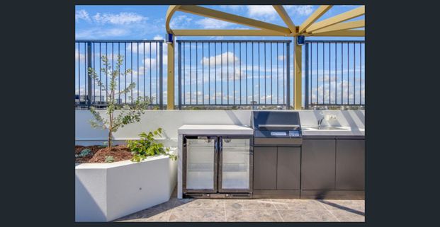 This is Living ! Brand New move in now - Photo 1