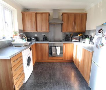 2 bedroom terraced house to rent - Photo 5