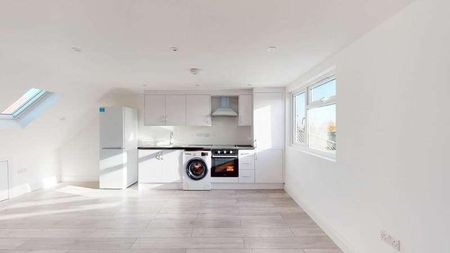 Bathurst Walk, Iver, SL0 - Photo 4