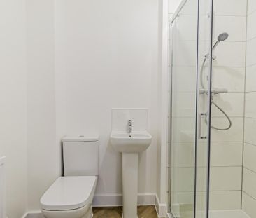 4 bedroom detached house to rent - Photo 2