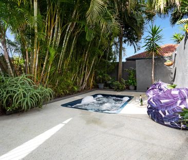 17 Babu Street, Varsity Lakes QLD 4227 - House For Rent | Domain - Photo 2