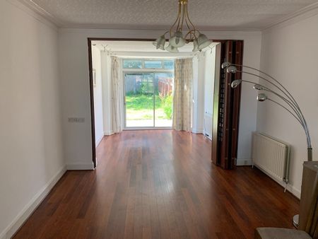 4 Bed Semi-Detached House, Linkside, N12 - Photo 2
