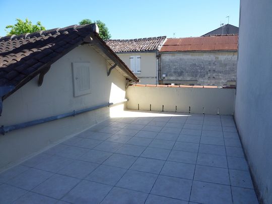 Location Maison 6 pièces 121m² COGNAC 16100 - Photo 1
